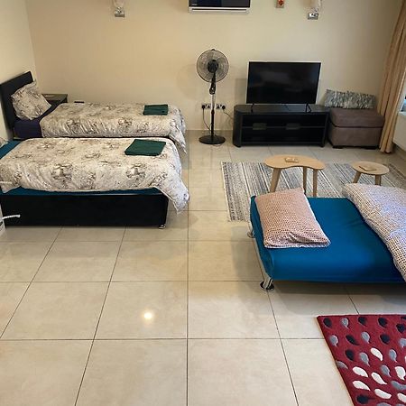 Studio Flat Gants Hill With Free Parking Redbridge Εξωτερικό φωτογραφία