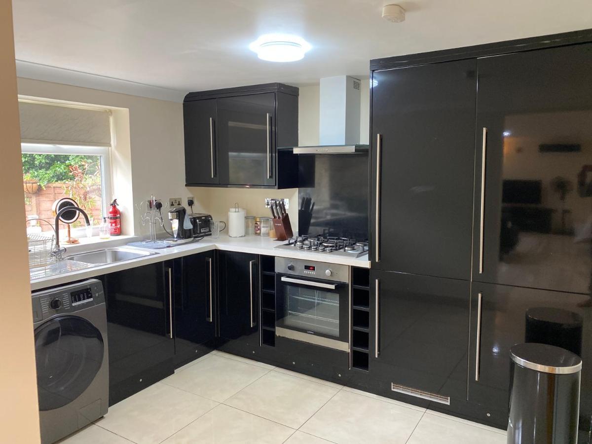 Studio Flat Gants Hill With Free Parking Redbridge Εξωτερικό φωτογραφία